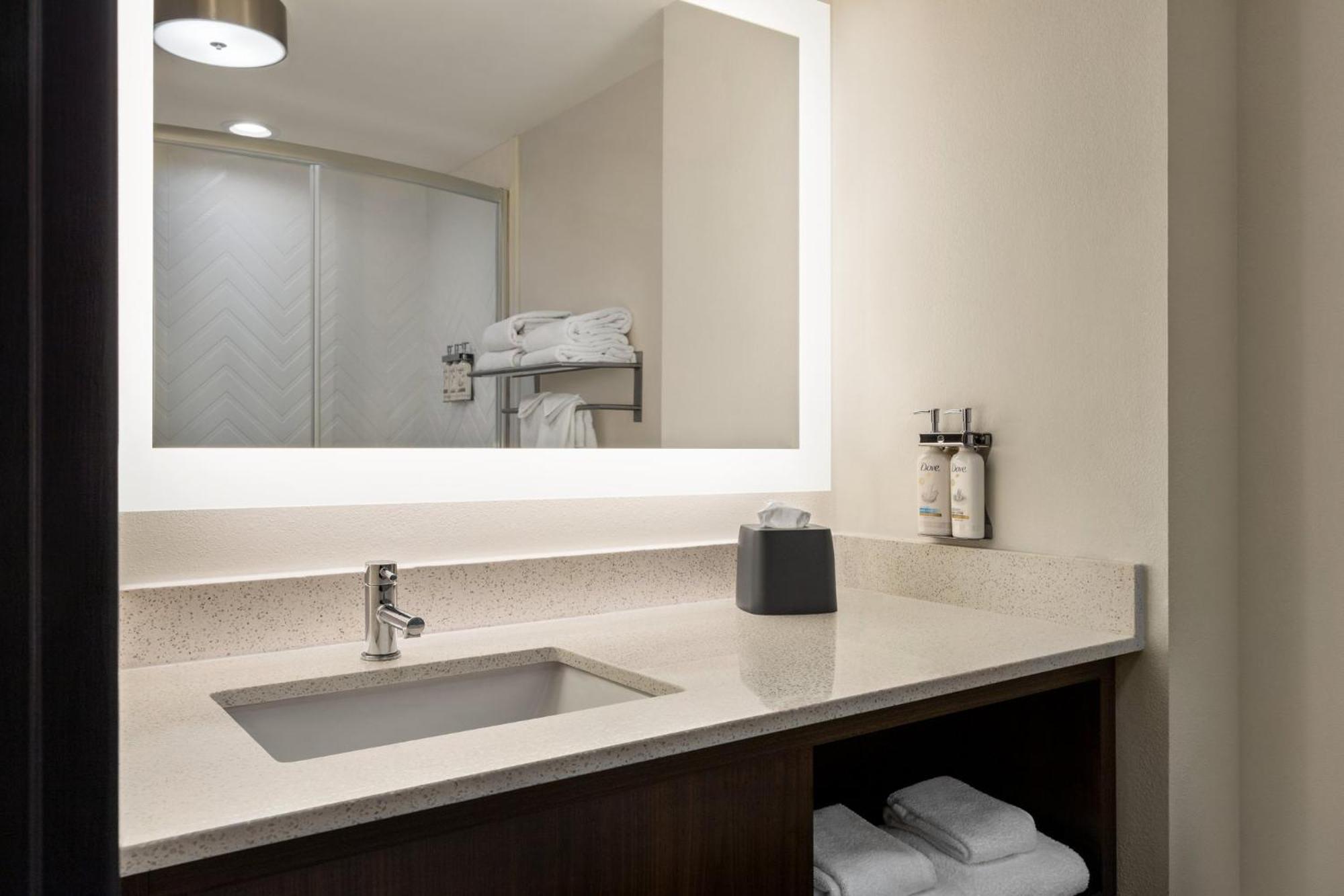 Holiday Inn Columbus-Hilliard By Ihg New Rome Exterior photo